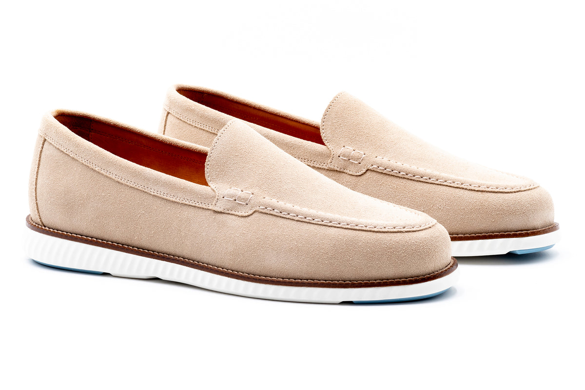 MARTÍN DINGMAN COUNTRY CLUB SUEDE VENETIAN
$325 Country Club Glove Leather Venetian Loafers - Cappuccino  main image 3